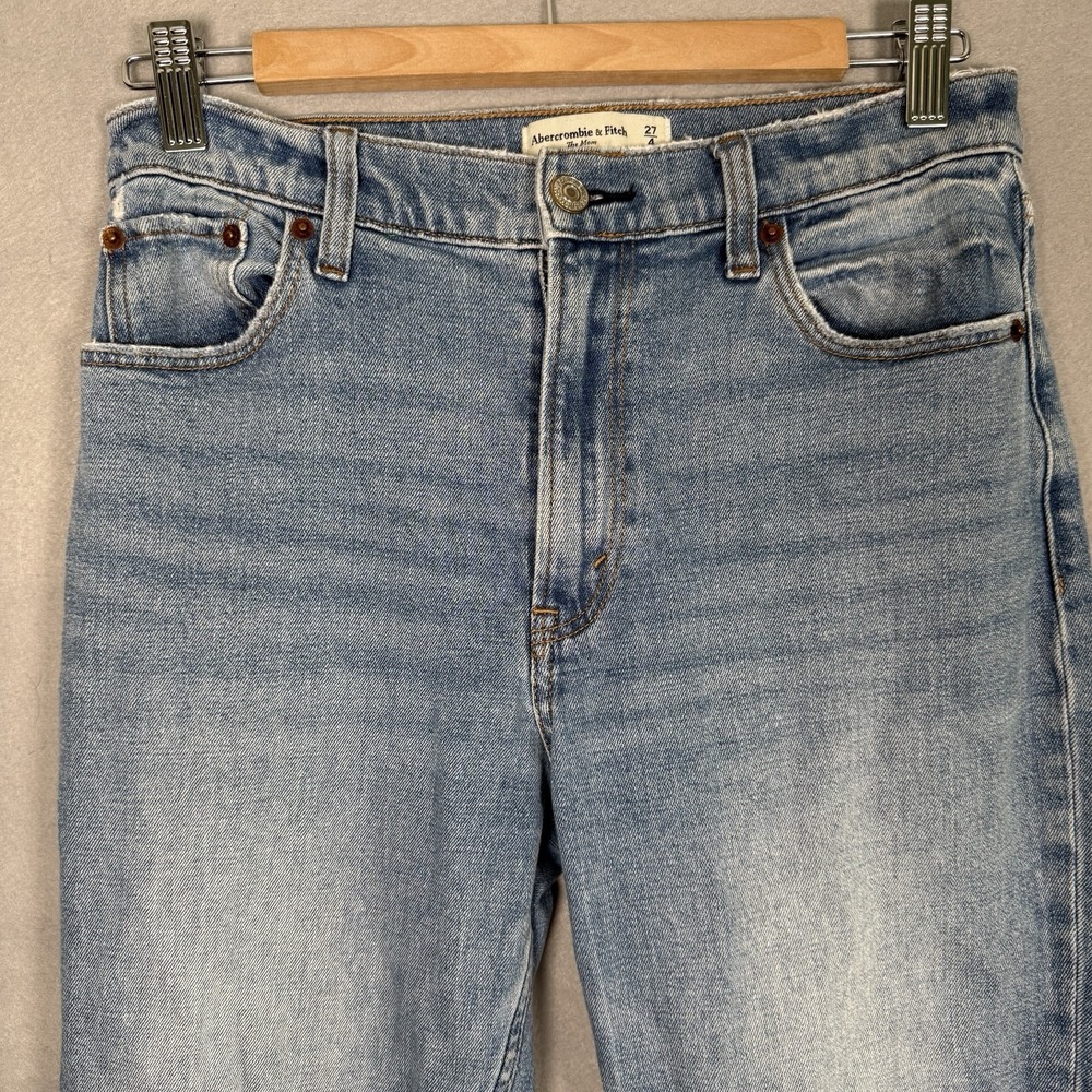 Abercrombie & Fitch The Mom High Rise Jeans Straight Leg Light Wash - Picture 8 of 16